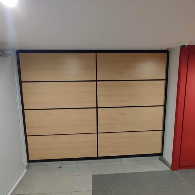 316414246_573981124535050_9095129426360602880_N 675X675 | Menuiserie d'Ys Habillage mural dans un hall d’immeuble à Strasbourg Haguenau