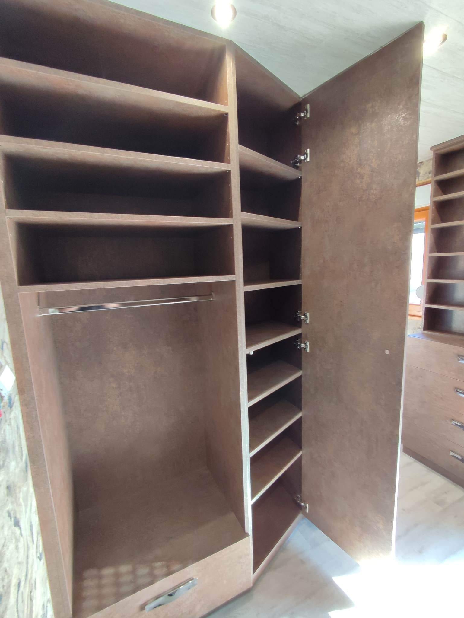 321657627_556843746316321_2429971588211316905_N | Menuiserie d'Ys Rénovation complète d’une chambre transformée en dressing à Schweighouse-sur-Moder Ostwald 11