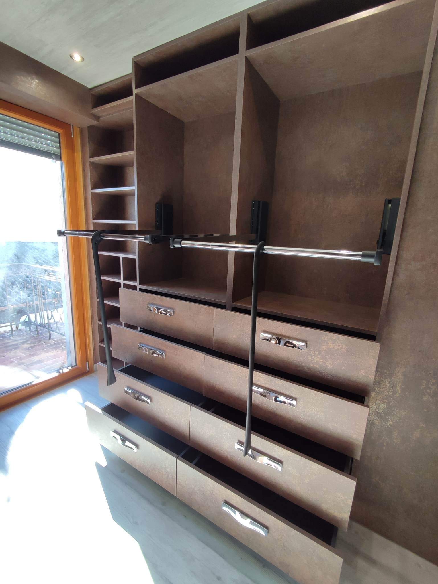 322129908_2536421863172942_7265454173175081638_N | Menuiserie d'Ys Rénovation complète d’une chambre transformée en dressing à Schweighouse-sur-Moder Brumath 17