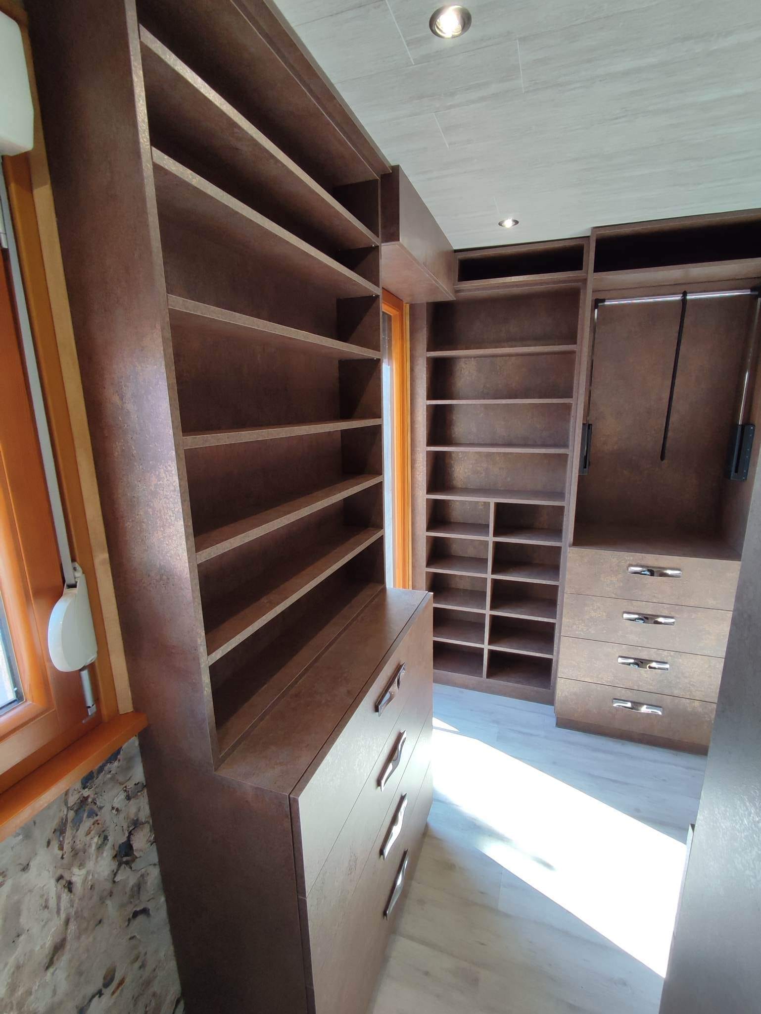 322393683_2783123491818779_1216516616591831490_N | Menuiserie d'Ys Rénovation complète d’une chambre transformée en dressing à Schweighouse-sur-Moder Hœnheim 15
