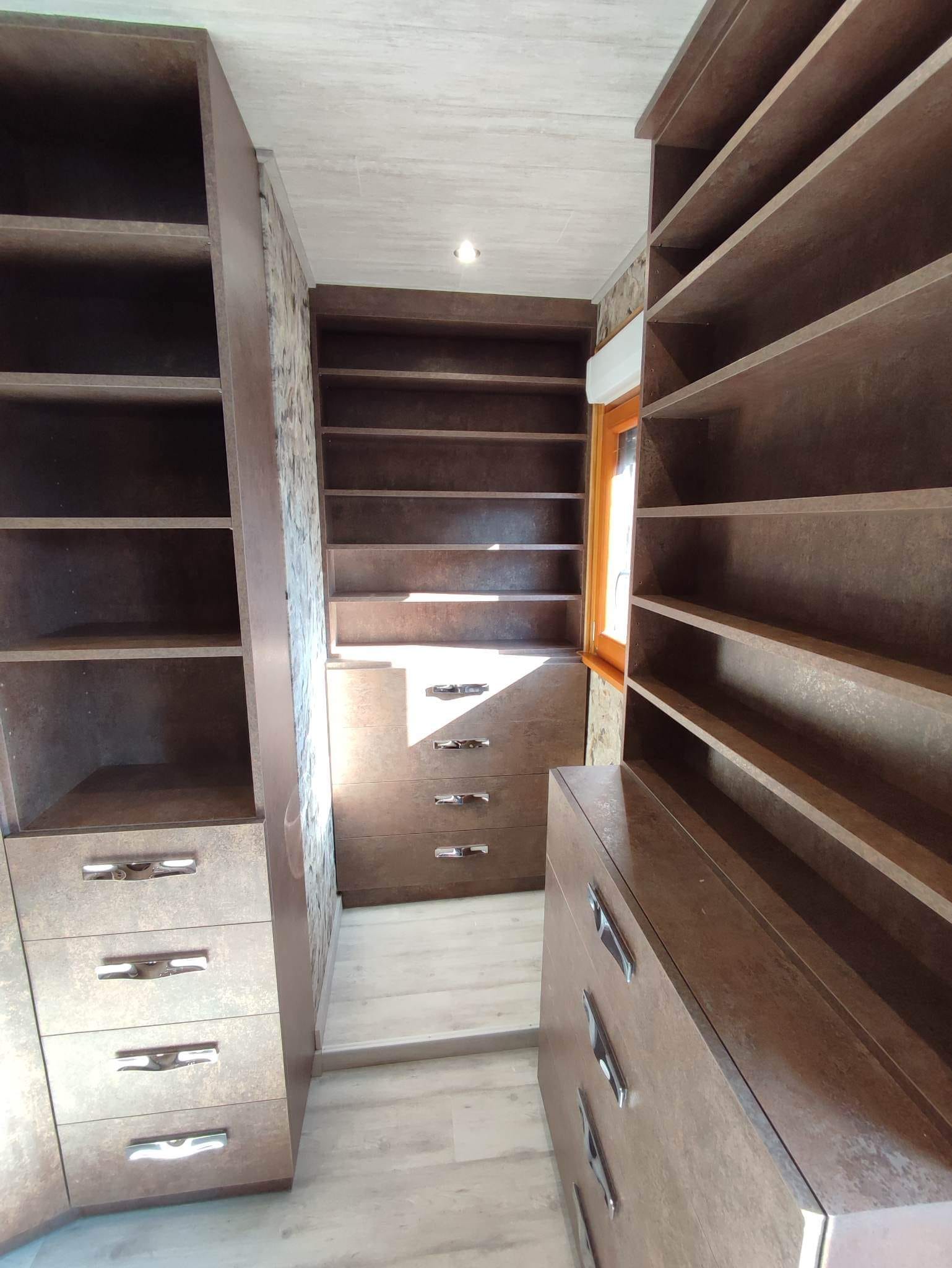 322737286_1879367982417528_374241537395459657_N | Menuiserie d'Ys Rénovation complète d’une chambre transformée en dressing à Schweighouse-sur-Moder Saverne 13