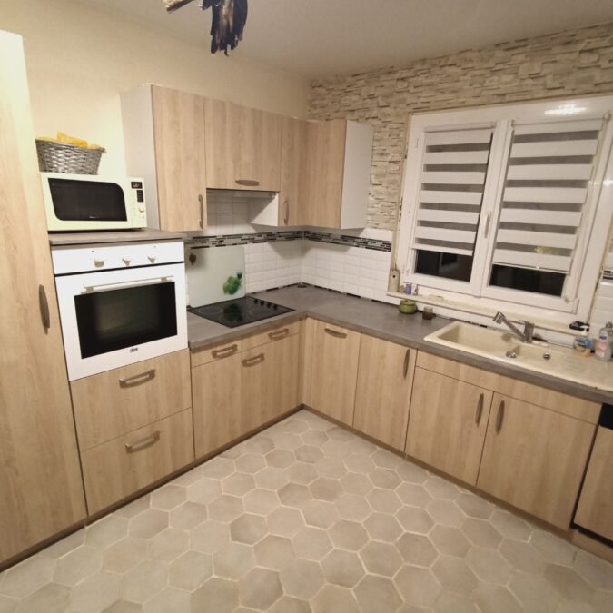 Quels sont les avantages du m&eacute;lamin&eacute; pour vos meubles de cuisine sur mesure ? Haguenau